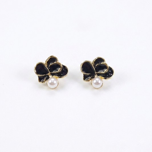 Earrings｜Midnight Bloom Pearl Floral Stud Earrings | Black Flower Earrings | Pearl Studs