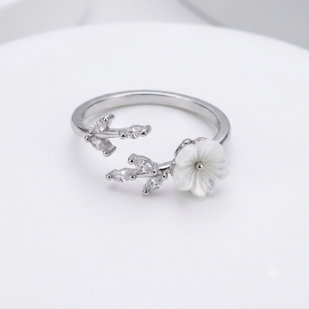 Ring｜Blooming White Floral Open Ring | Adjustable Statement Ring