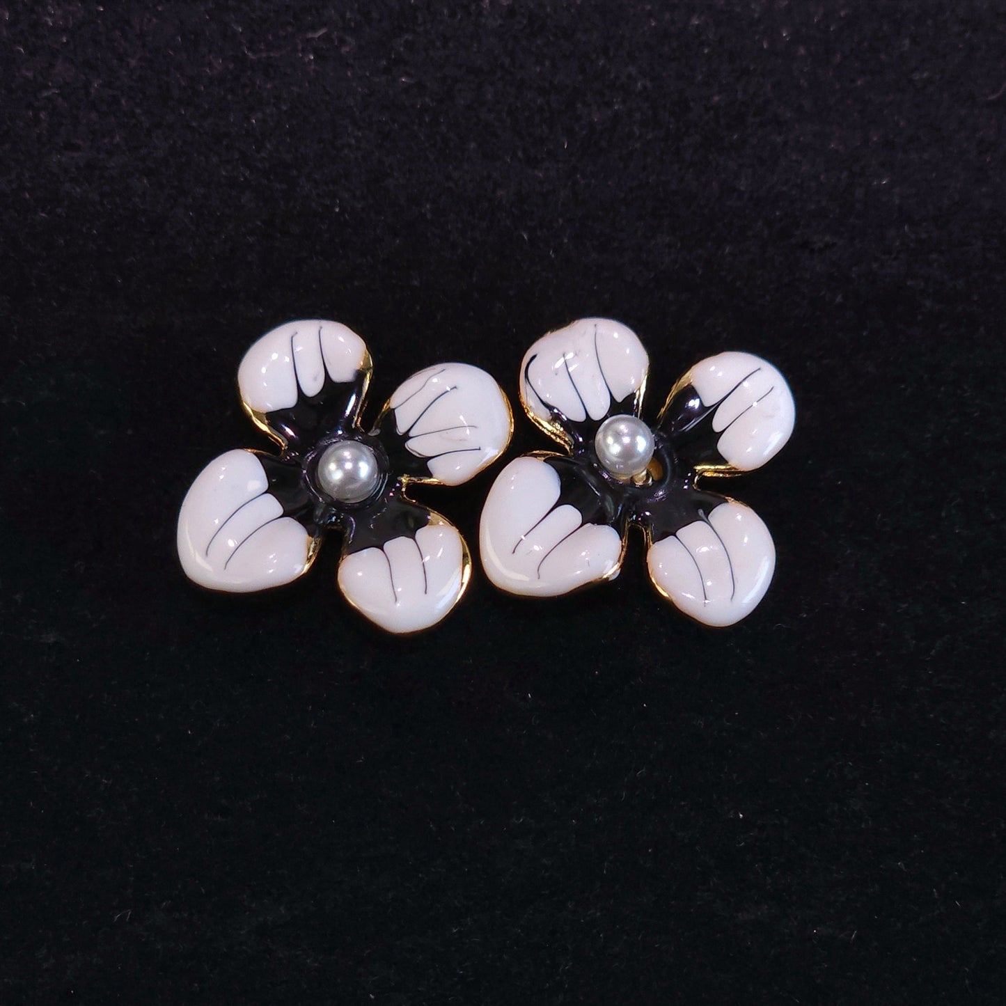Earrings｜Monochrome Blossom Pearl Stud Earrings | Black & White Flower Earrings | Floral Studs