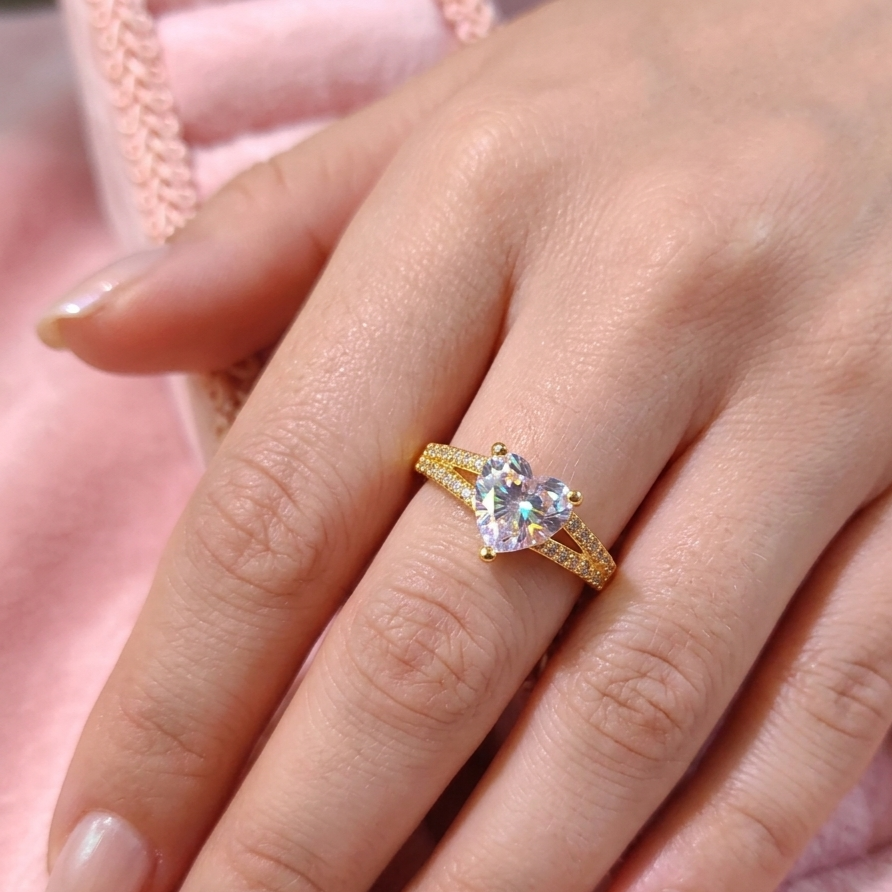Ring｜Heart-Cut Solitaire CZ Open Ring | Pavé Split Band Ring