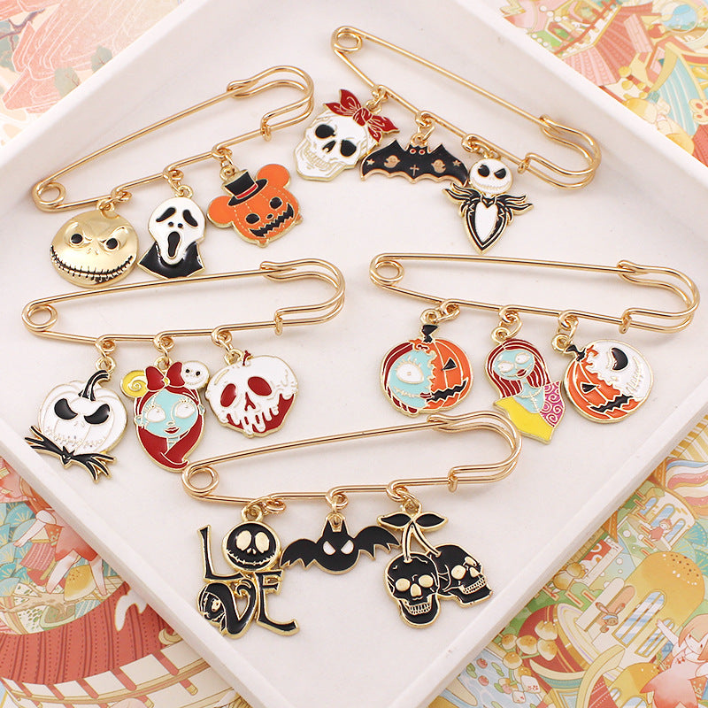 Halloween Pins Lucky Scoop